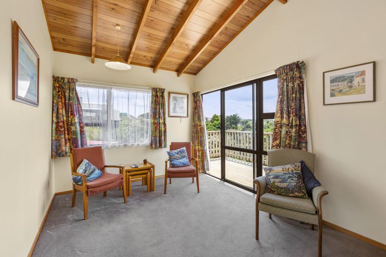 Photo of property in 8 Main Road, Raglan, 3225