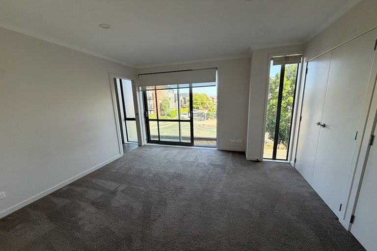 Photo of property in 94 Hobsonville Point Road, Hobsonville, Auckland, 0616