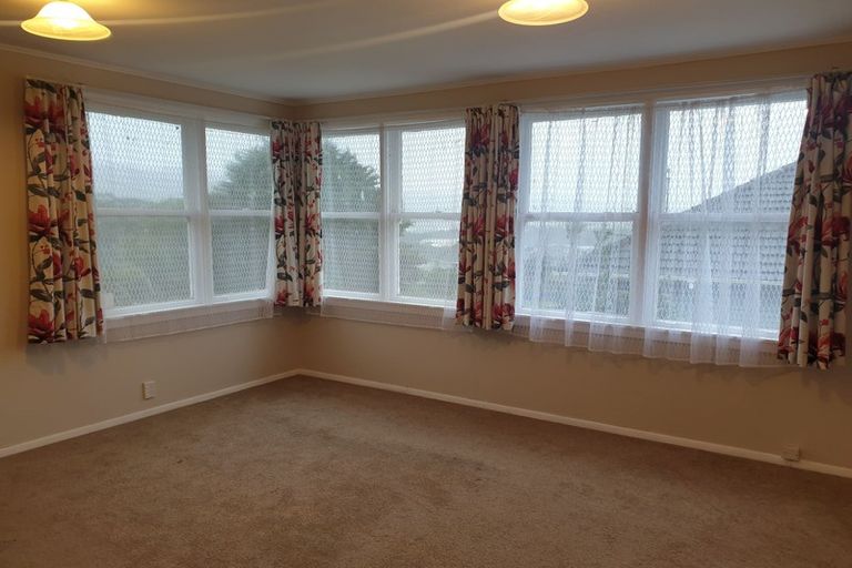 Photo of property in 19 Gear Terrace, Ranui, Porirua, 5024