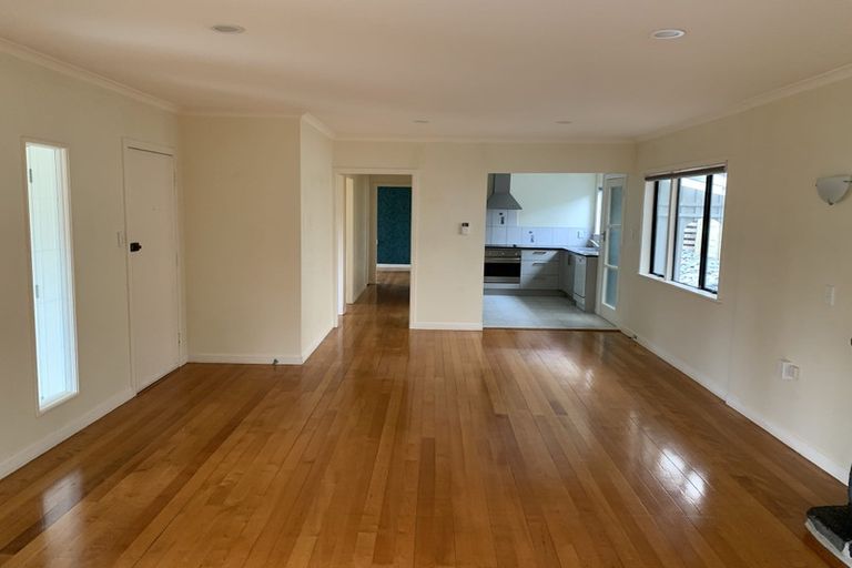 Photo of property in 41 Forrest Hill Road, Milford, Auckland, 0620