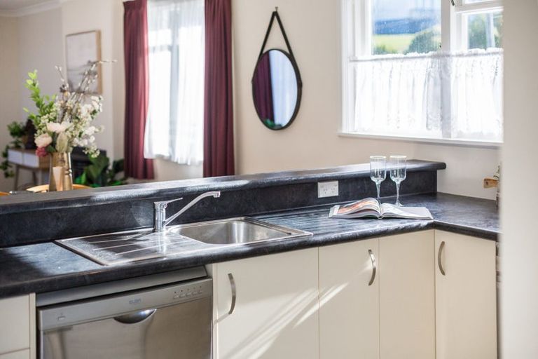 Photo of property in 17 Morgan Street, Johnsonville, Wellington, 6037