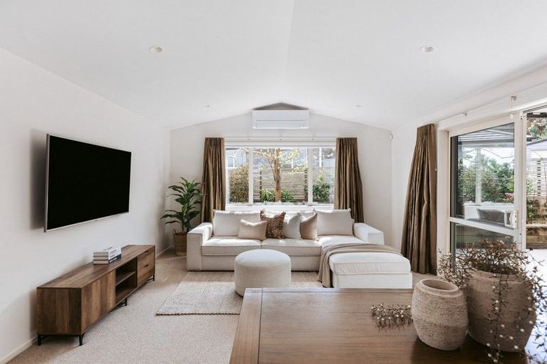 Photo of property in 16 Ellesmere Close, Pyes Pa, Tauranga, 3112