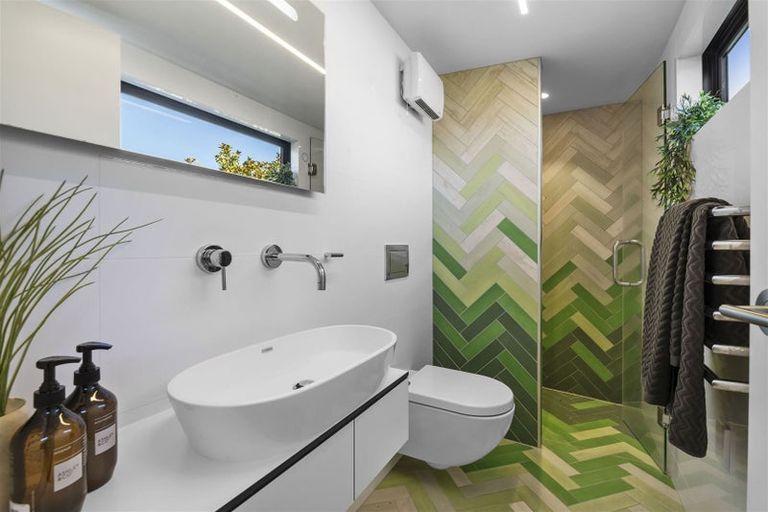 Photo of property in 9 Walnut Avenue, Strowan, Christchurch, 8052