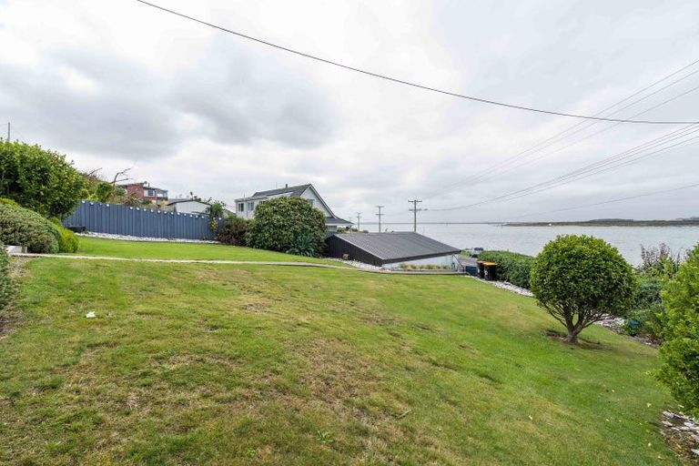 Photo of property in 90 Marine Parade, Bluff, 9814