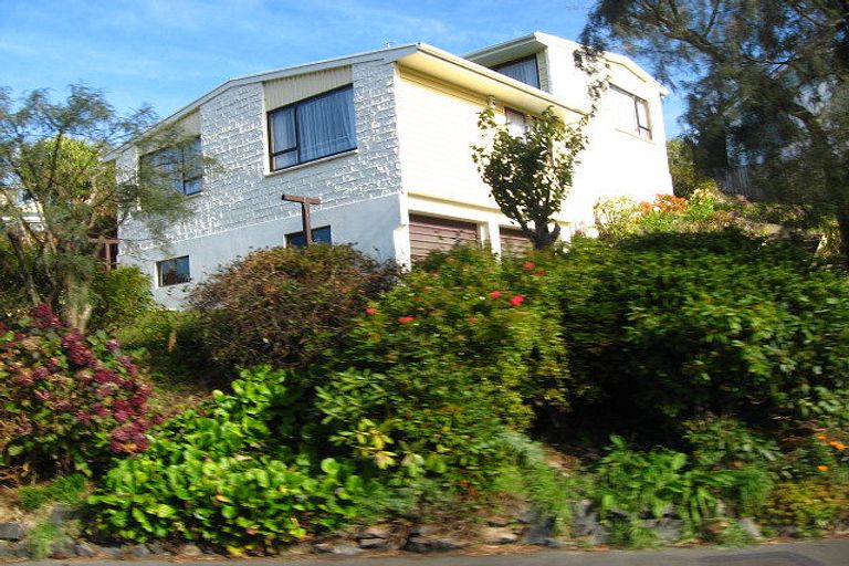 Photo of property in 35 Pioneer Crescent, Helensburgh, Dunedin, 9010