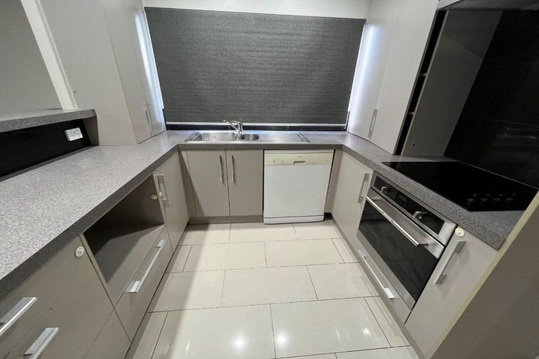 Photo of property in 17 Seaward Place, Wattle Downs, Auckland, 2103