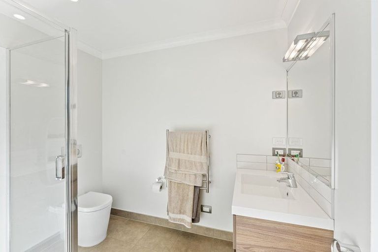 Photo of property in 4 Lamont Place, Waikanae, 5036