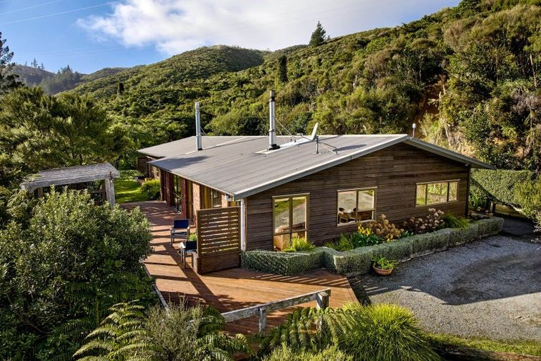 Photo of property in 25a Mt Cecil Road, Moonshine Valley, Porirua, 5381