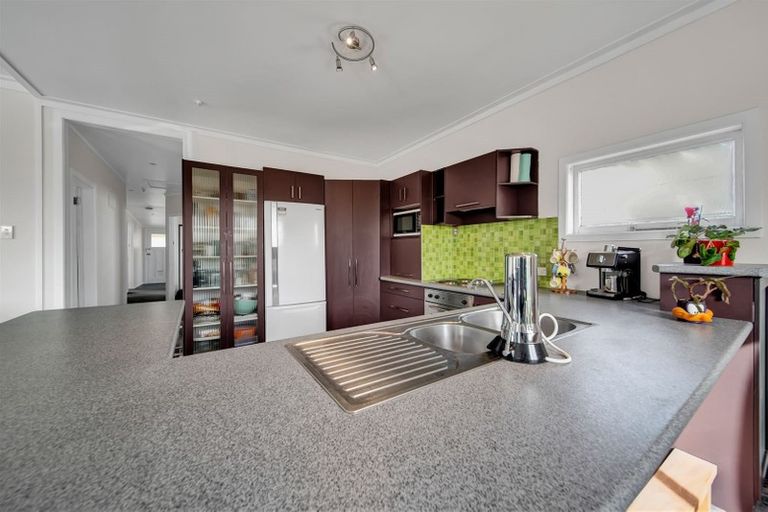 Photo of property in 37 Wallscourt Place, Normanby, Hawera, 4614