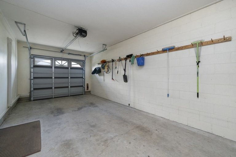 Photo of property in 2/369 Main Road, Tawa, Wellington, 5028