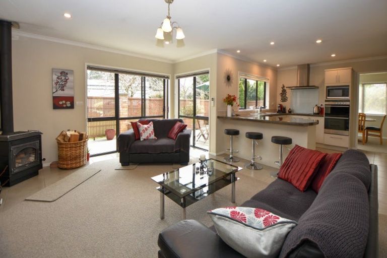 Photo of property in 5 The Glade, Carterton, 5713