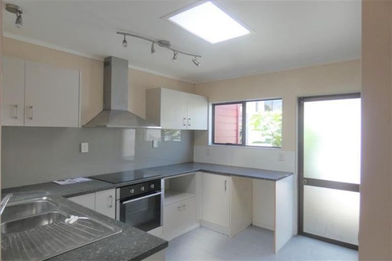Photo of property in 1/7 Courant Place, Clover Park, Auckland, 2019