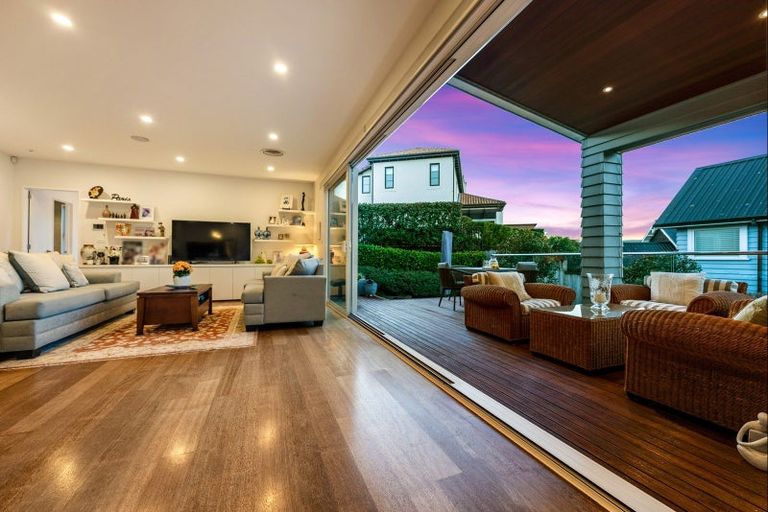 Photo of property in 14 Tauwaka Crescent, Riverhead, 0820