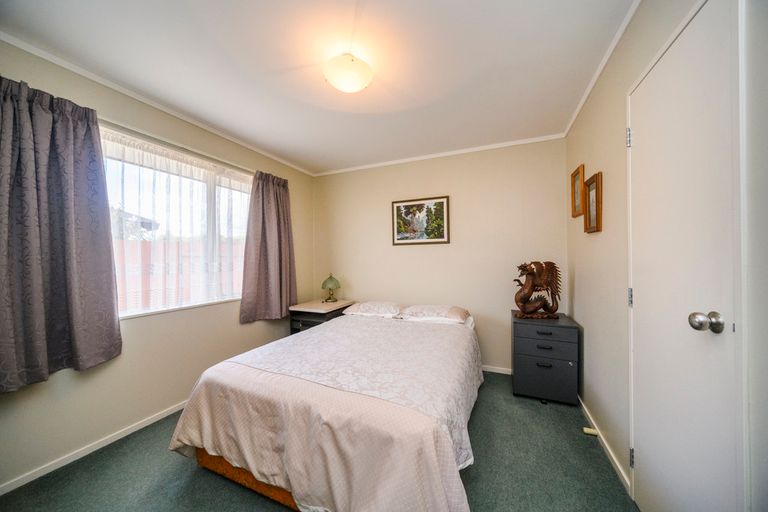 Photo of property in 22 Meridian Grove, Kelvin Grove, Palmerston North, 4414