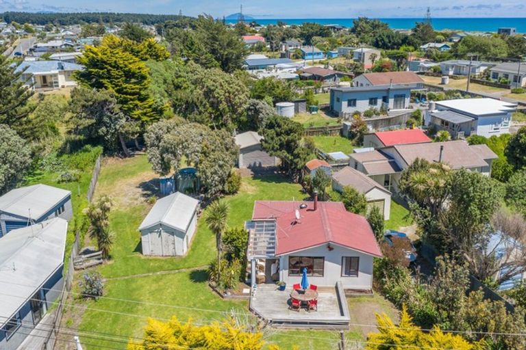 Photo of property in 657 Waitarere Beach Road, Waitarere Beach, Levin, 5510