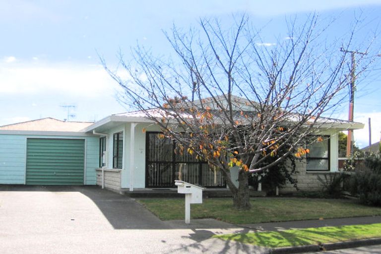 Photo of property in 2/2 Ted Harpur Place, Onekawa, Napier, 4110