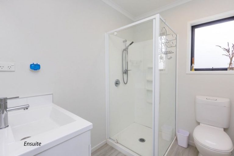Photo of property in 51 Percy Kinsman Crescent, Riverstone Terraces, Upper Hutt, 5018