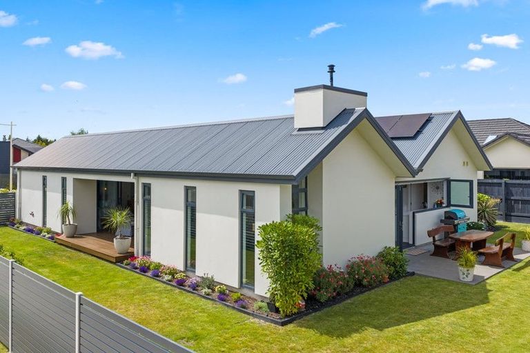 Photo of property in 17 Rose Manor Drive, Springlands, Blenheim, 7201