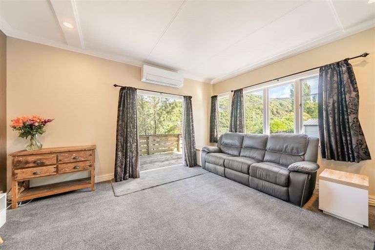 Photo of property in 104 Akatarawa Road, Birchville, Upper Hutt, 5018