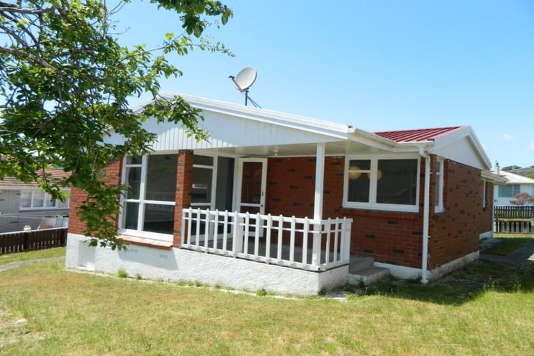 Photo of property in 36 Mahinawa Street, Takapuwahia, Porirua, 5022