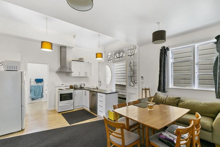 Photo of property in 262 The Terrace, Te Aro, Wellington, 6011