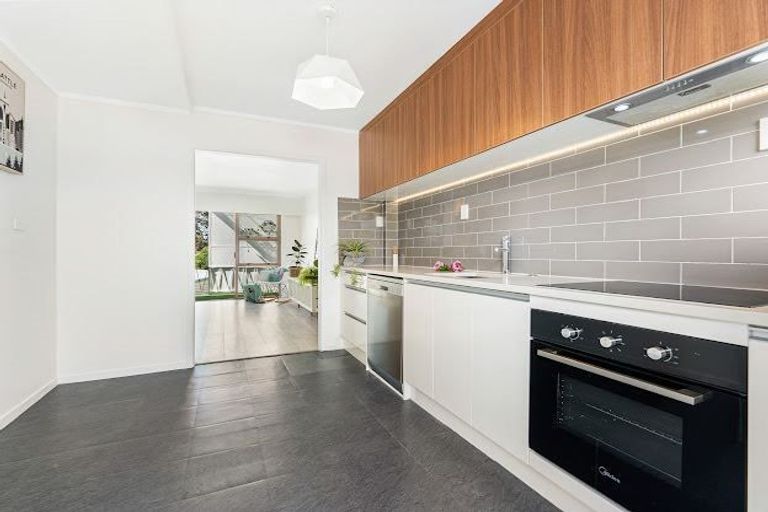 Photo of property in 7/31 Blease Street, New Lynn, Auckland, 0600