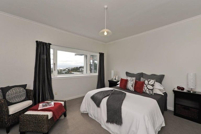 Photo of property in 11 Northland Road, Northland, Wellington, 6012