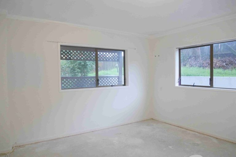 Photo of property in 35 Kirby Street, Glendene, Auckland, 0602