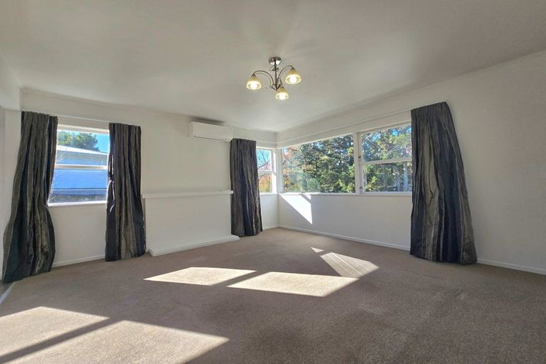 Photo of property in 16 Blenheim Street, Glenfield, Auckland, 0629