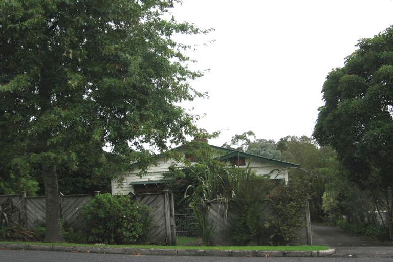 Photo of property in 67 Woodglen Road, Glen Eden, Auckland, 0602