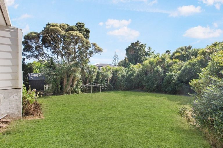 Photo of property in 48 Kaikoura Street, Henderson, Auckland, 0612