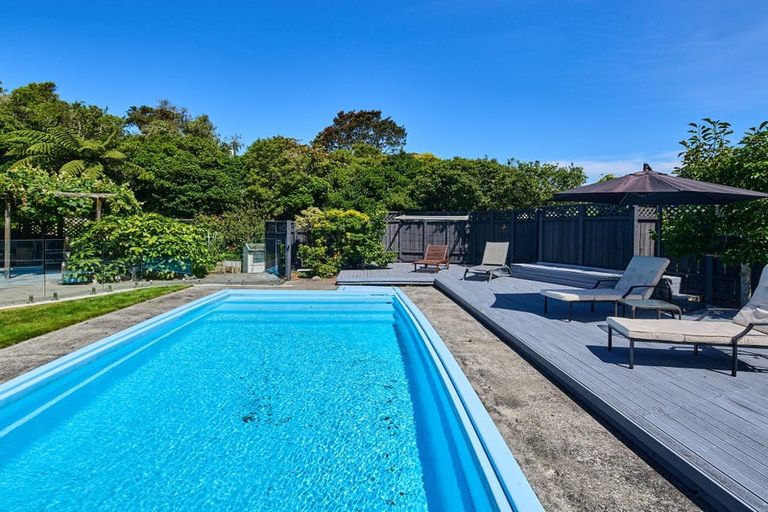 Photo of property in 7 Tui Terrace, Tawa, Wellington, 5028