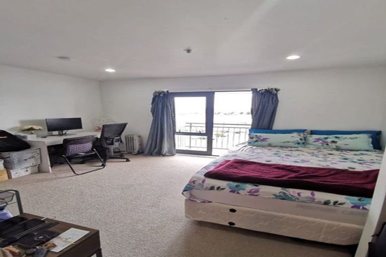 Photo of property in 5d/10 Crown Lynn Place, New Lynn, Auckland, 0600