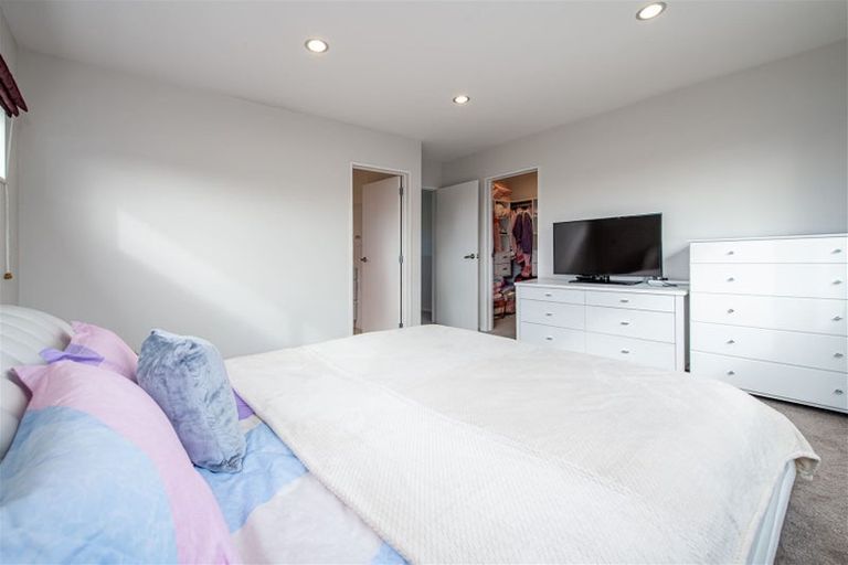 Photo of property in 57a Glendene Avenue, Glendene, Auckland, 0602