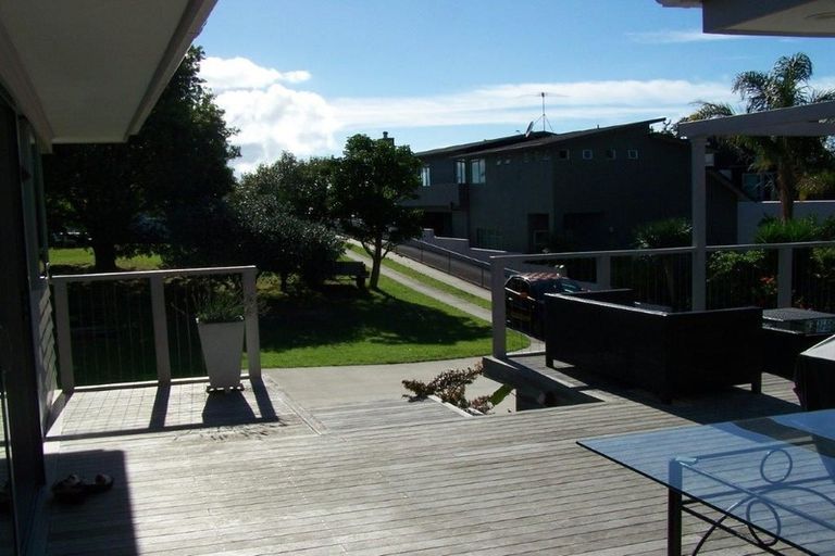 Photo of property in 46a Marine Parade, Mellons Bay, Auckland, 2014