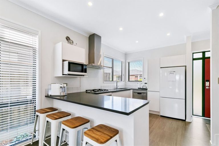 Photo of property in 12a Dida Park Drive, Kumeu, 0810