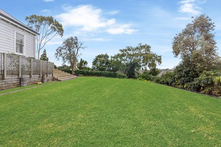 Photo of property in 2 Collingwood Road, Waiuku, 2123