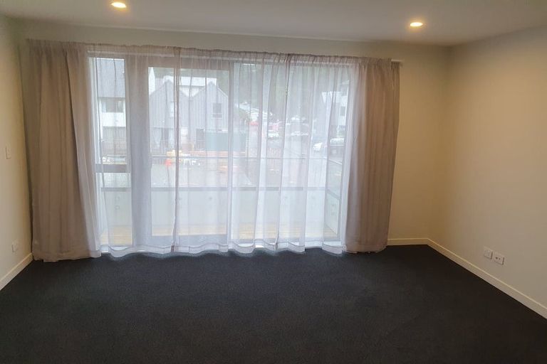 Photo of property in 35 John Street, Stokes Valley, Lower Hutt, 5019