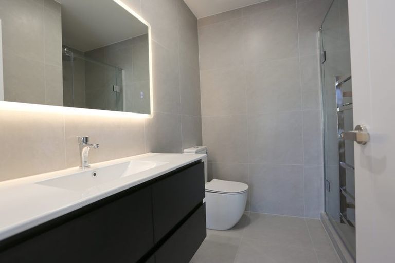 Photo of property in 13a King Richard Place, Browns Bay, Auckland, 0630