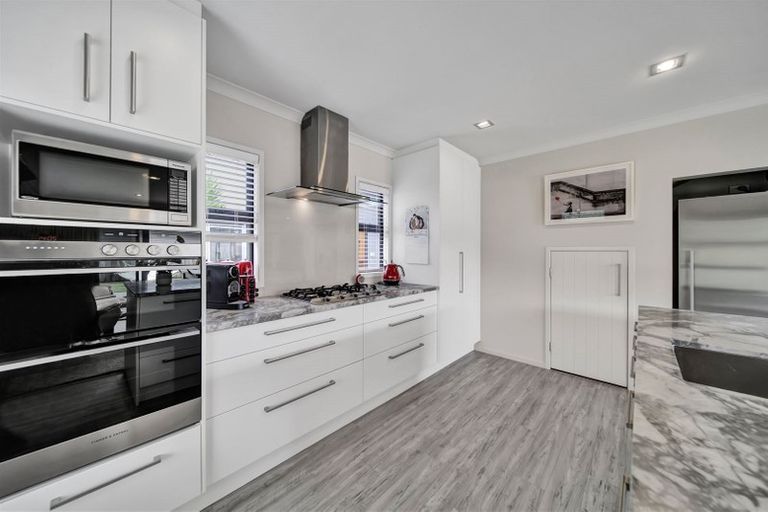 Photo of property in 13 Te Arakete Place, Hurworth, New Plymouth, 4310