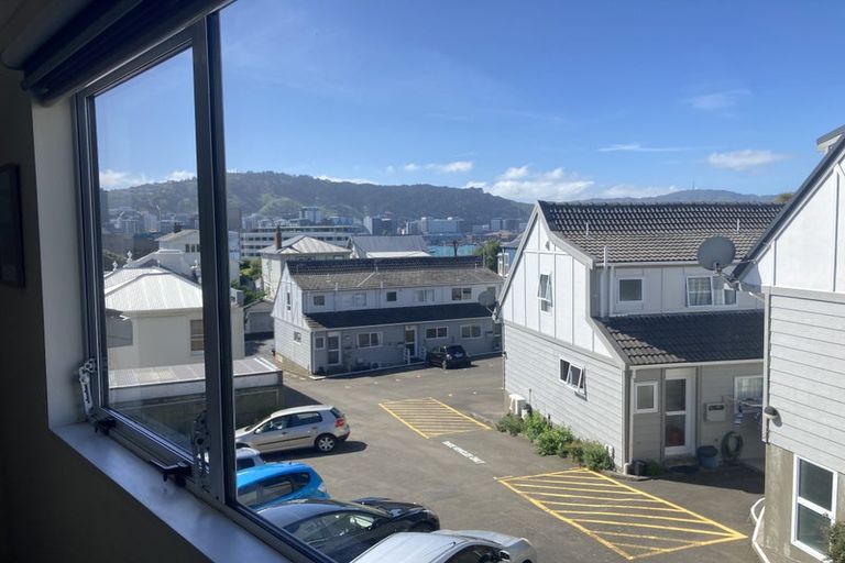 Photo of property in 44p Roxburgh Street, Mount Victoria, Wellington, 6011