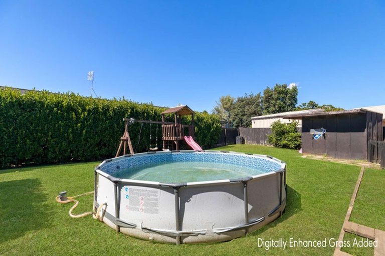 Photo of property in 11 O'sullivan Place, Waiuku, 2123