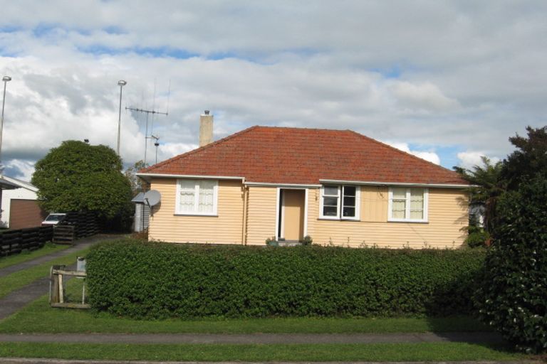 Photo of property in 10 Okoroire Street, Tirau, 3410