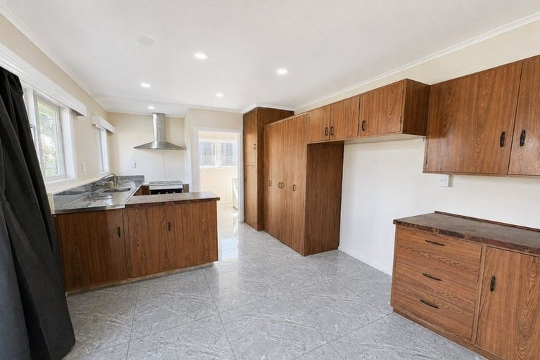 Photo of property in 9 Surrey Street, Manurewa, Auckland, 2102