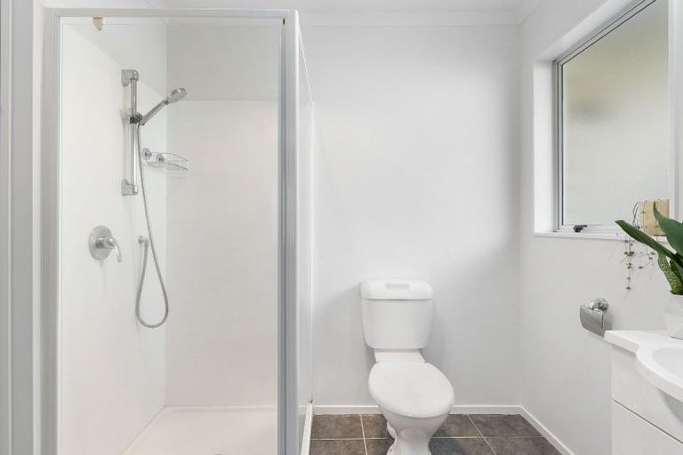 Photo of property in 38 Bruce Pulman Drive, Takanini, 2112