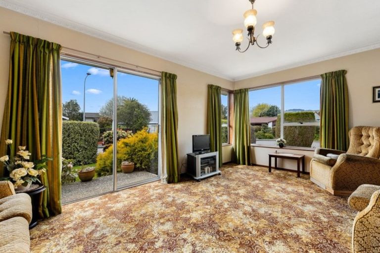 Photo of property in 2a Mallett Place, Halswell, Christchurch, 8025