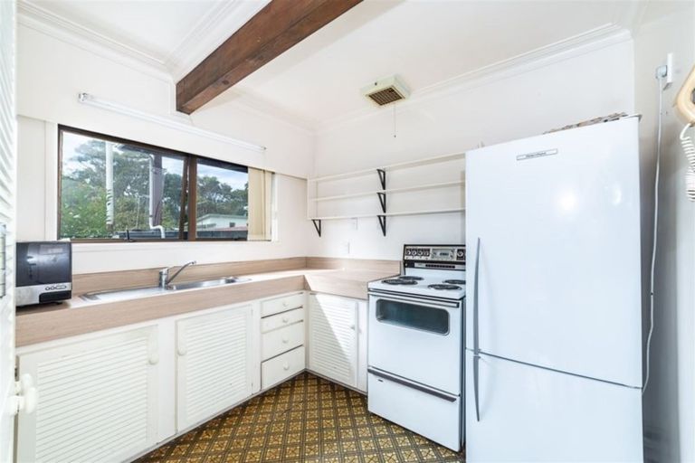 Photo of property in 1/52b Pleasant Road, Glen Eden, Auckland, 0602