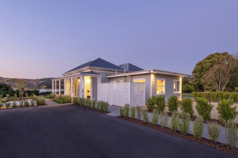 Photo of property in 450 Paremata Road, Pauatahanui, Porirua, 5381