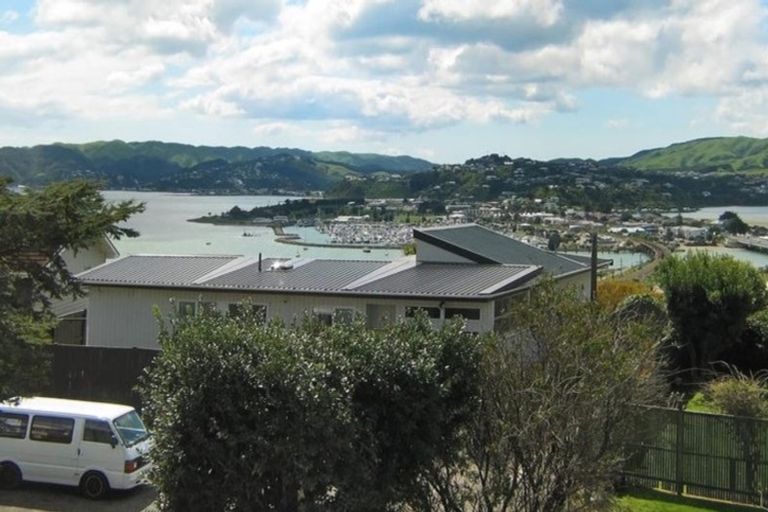 Photo of property in 6 Doon Grove, Papakowhai, Porirua, 5024