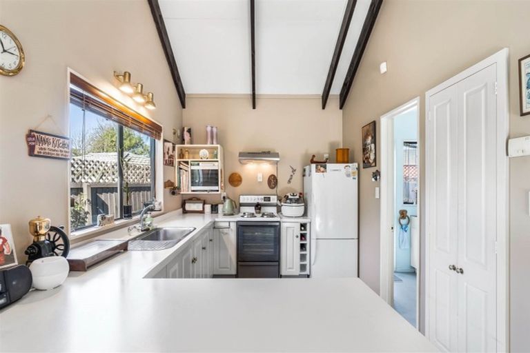 Photo of property in 2/49 Hay Street, Bromley, Christchurch, 8062